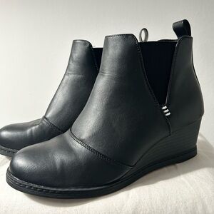 Vepose Black Ankle Booties